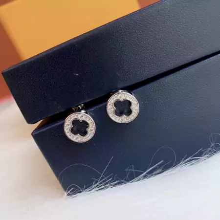 Louis Vuitton 耳飾り 四叶の草