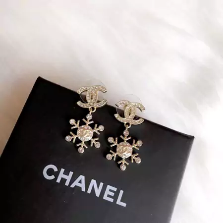 ロングピアス シャネル 痛くない