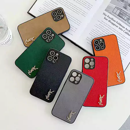 シンプルデザイン イヴサンローラン YSL iPhone 16 Pro Max ケース 無地 金属ロゴ付き 四隅耐衝撃 快適な手触り