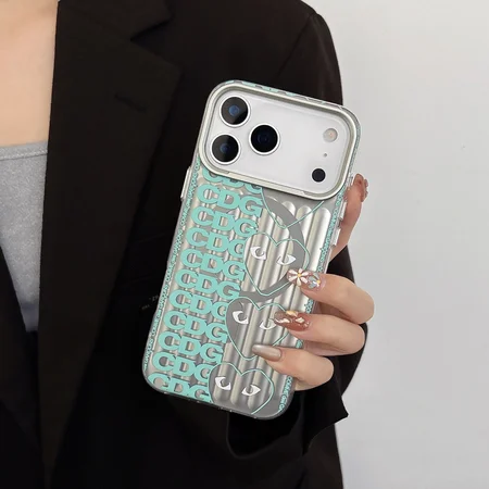 iPhone17ケース コムデギャルソン