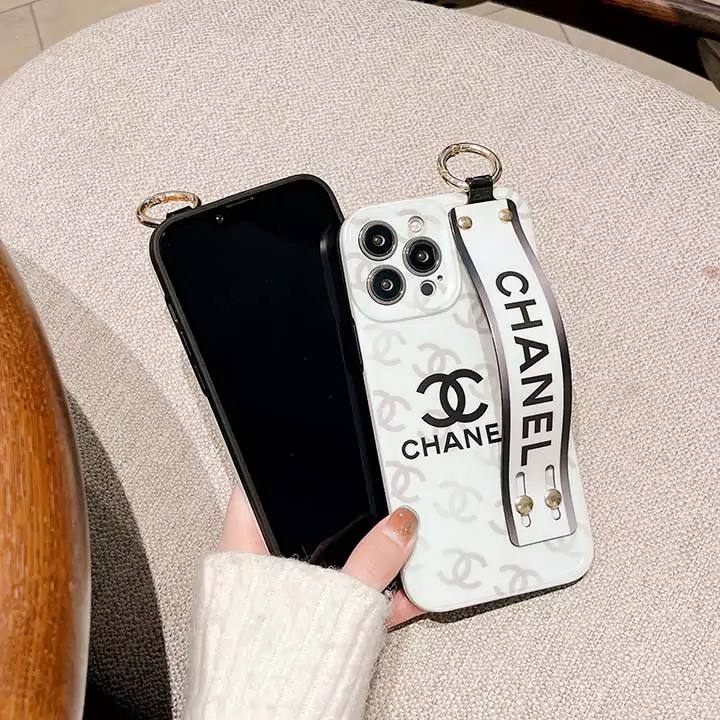 ブランドシャネル  iphone16/16proケース 腕バンド付き  落下保護モノグラムソフトChanel  アイフォンケース 耐衝撃 スタイリッシュ 男女兼用SC22112303