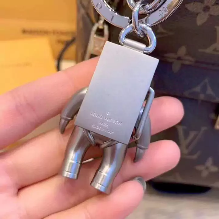 ヴィトン キーホルダー ファッション