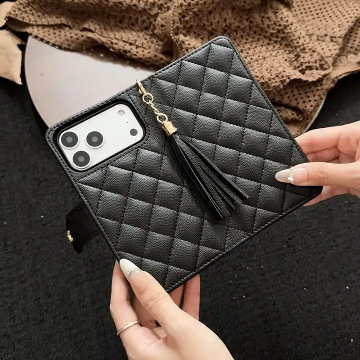  CHANEL レザー 携帯ケース